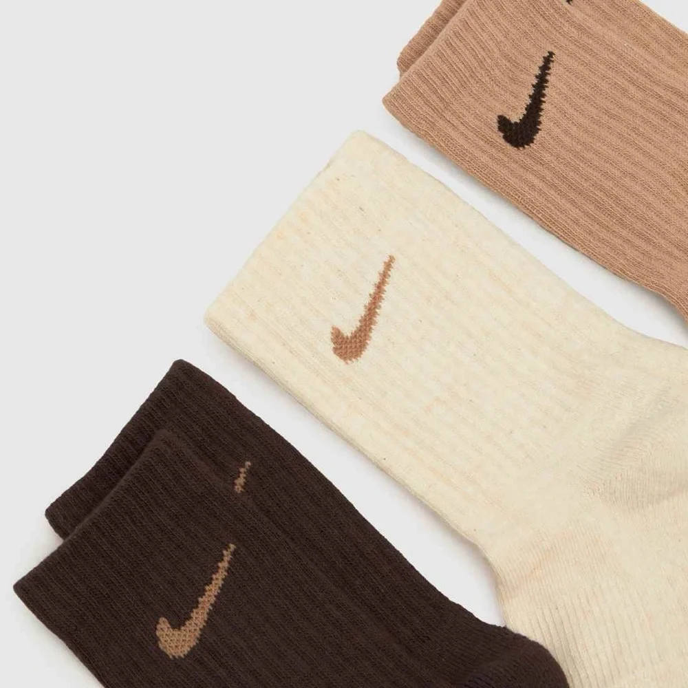 Nike Kids’ Dri-FIT Performance Crew Socks 6 Pair pack brown tan